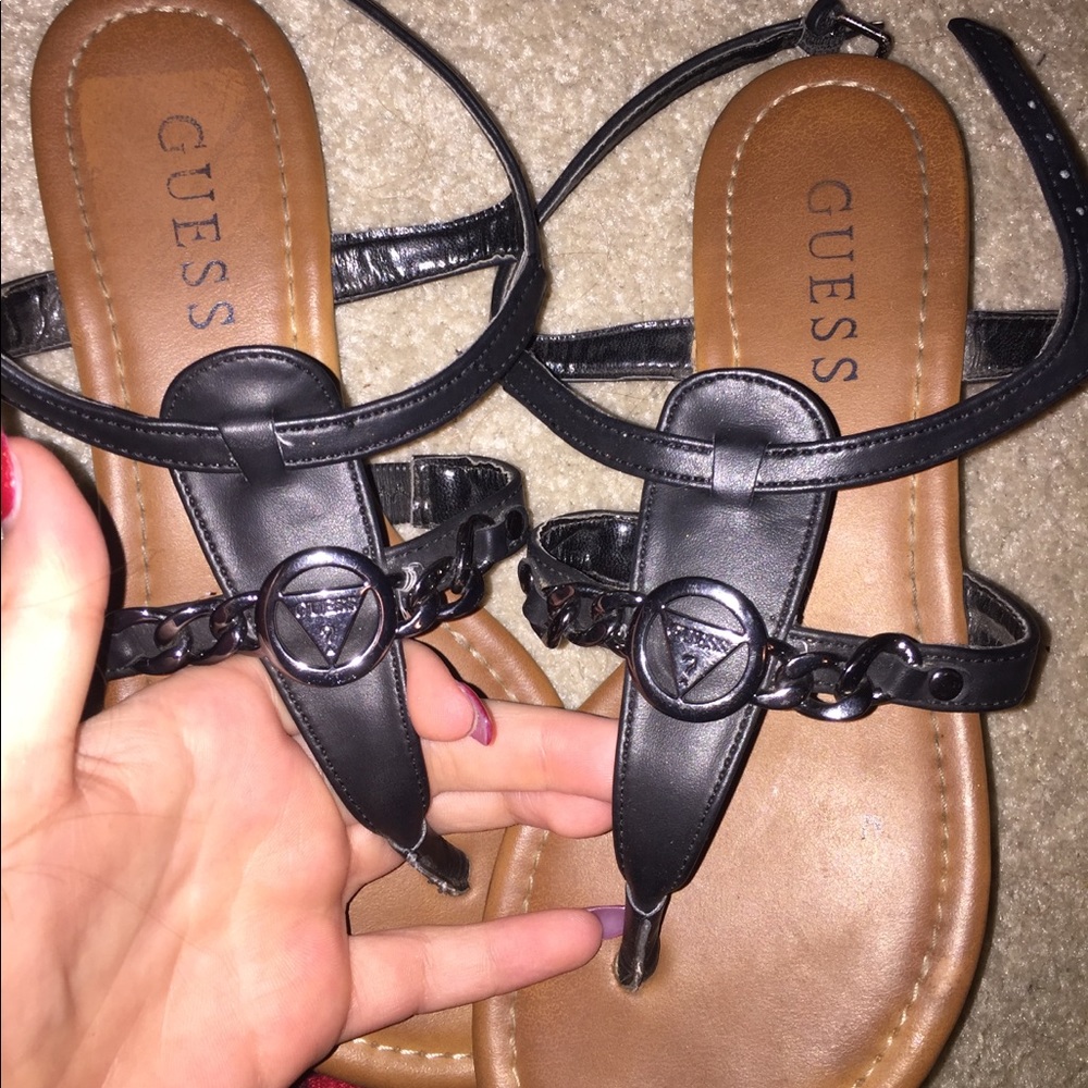 Never worn Women’s guess sandals.